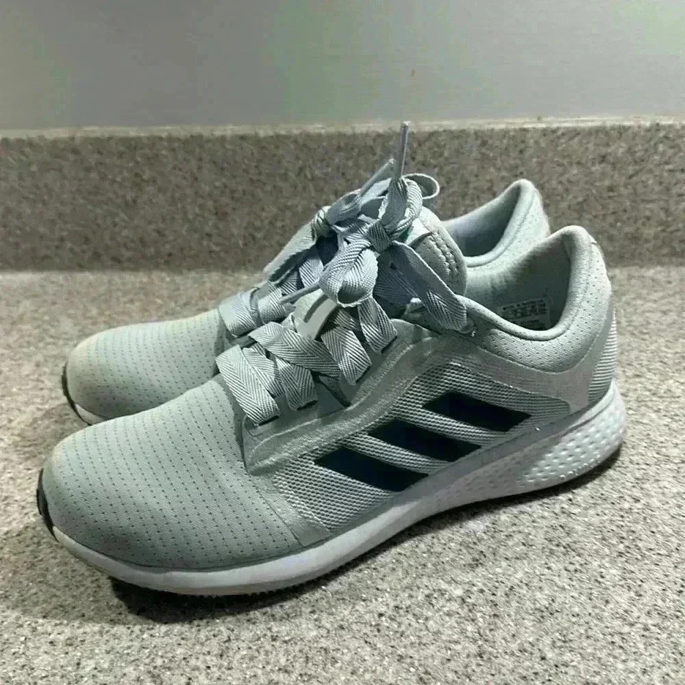 VGUC (Worn a handful of times) Women’s Adidas Primegreen Bounce Shoes - Size 8.5